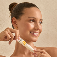 Load image into Gallery viewer, SIMKA Lip Therapy SPF15
